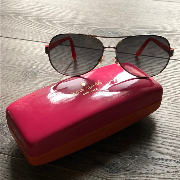 kate spade Accessories - Like New Kate Spade Donata Sunglasses